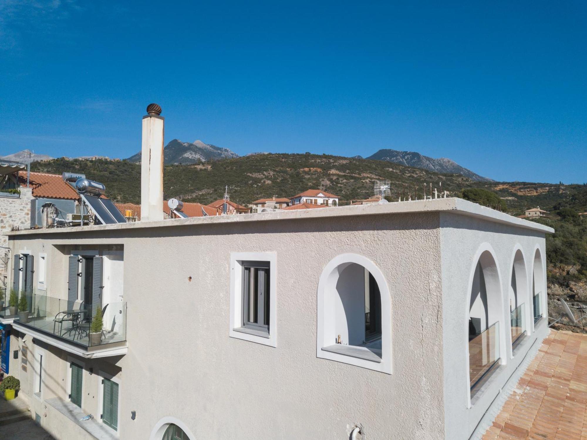 Marina Apartments Kardamyli Exterior photo